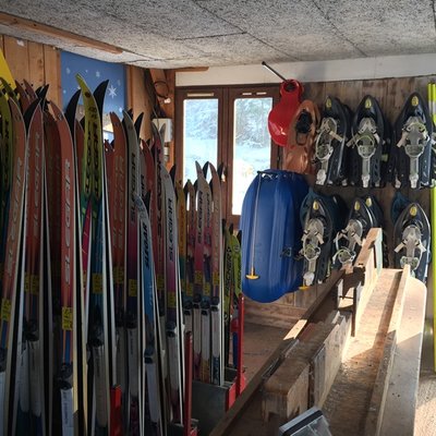 Skis, raquettes, luge, chaussures...