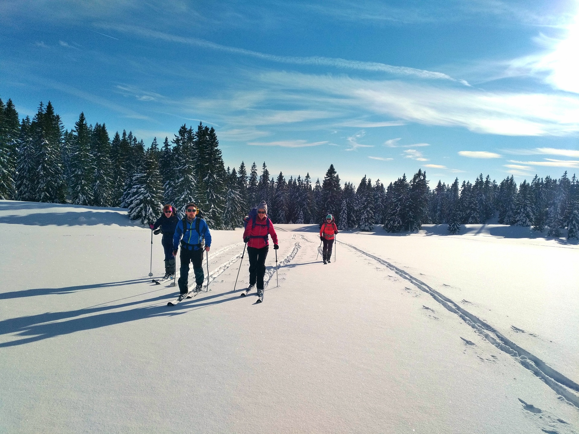 Ski de rando nordique backcountry dans les Montagnes du Jura